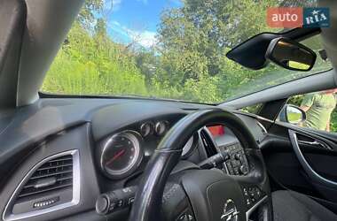 Универсал Opel Astra 2013 в 