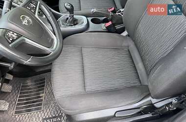 Универсал Opel Astra 2013 в 