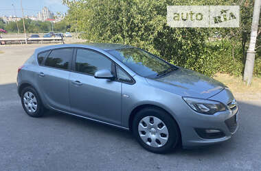 Хэтчбек Opel Astra 2014 в Киеве