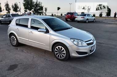 Хэтчбек Opel Astra 2008 в Черкассах