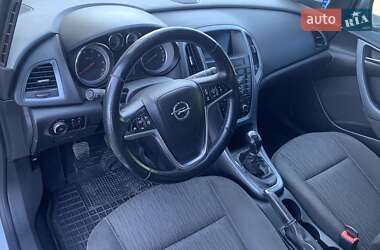 Универсал Opel Astra 2013 в 