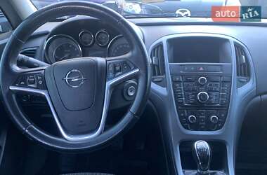 Универсал Opel Astra 2013 в 