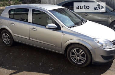 Хэтчбек Opel Astra 2009 в Делятине