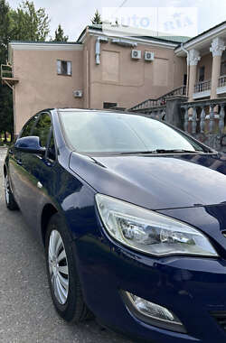 Хэтчбек Opel Astra 2010 в Калуше