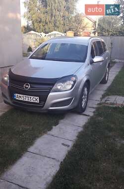 Универсал Opel Astra 2010 в 