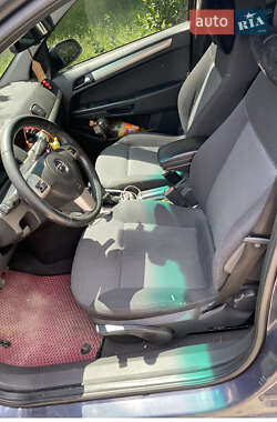 Універсал Opel Astra 2007 в Чернівцях