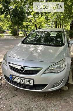 Універсал Opel Astra 2010 в Львові