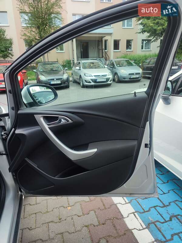 Універсал Opel Astra 2011 в Хмельницькому