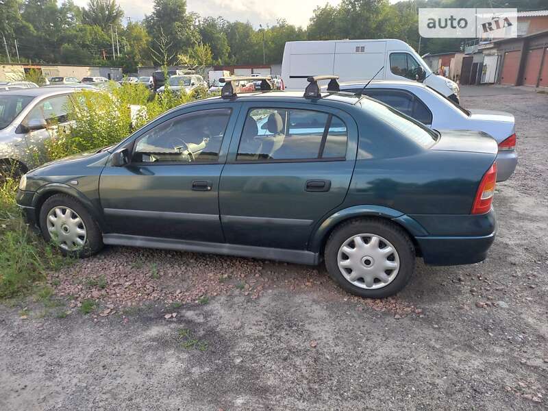 Седан Opel Astra 2004 в Києві