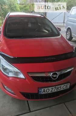 Седан Opel Astra 2011 в Хусті