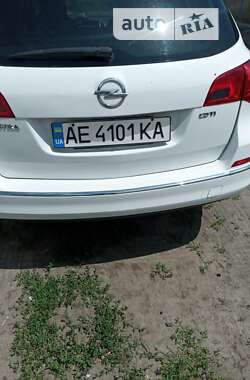 Універсал Opel Astra 2013 в Дніпрі