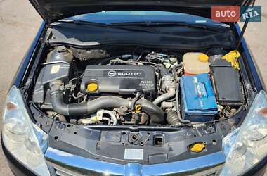 Хэтчбек Opel Astra 2007 в 