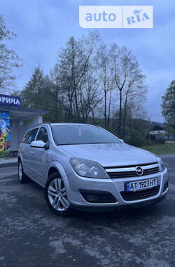 Универсал Opel Astra 2005 в Надворной