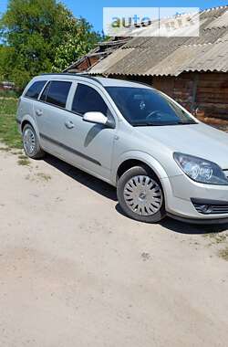 Универсал Opel Astra 2005 в Гайсине