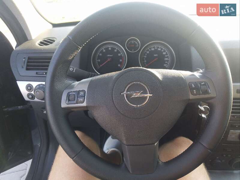 Хэтчбек Opel Astra 2006 в Виннице