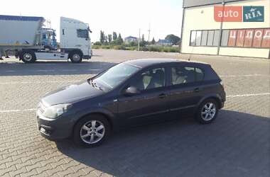 Хэтчбек Opel Astra 2006 в 
