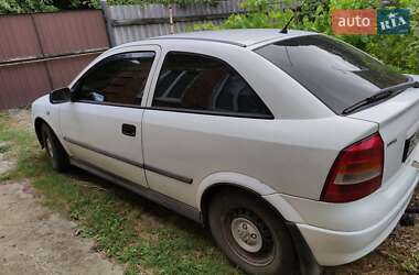 Хэтчбек Opel Astra 2000 в Тростянце