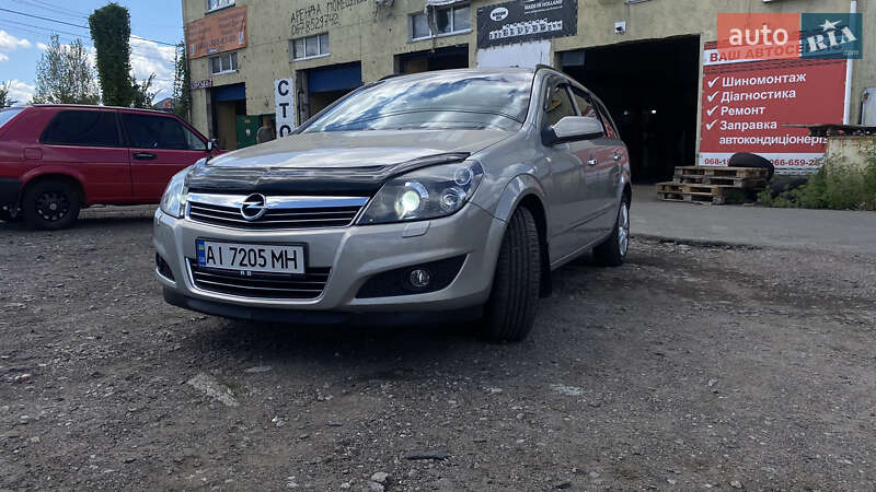 Универсал Opel Astra 2008 в Василькове