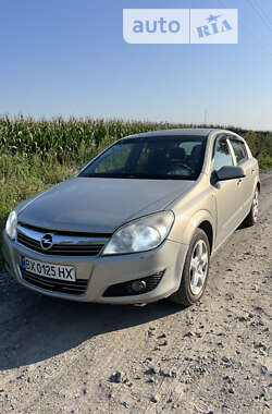 Хэтчбек Opel Astra 2008 в Староконстантинове