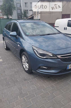 Универсал Opel Astra 2017 в Хусте