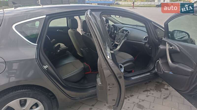 Хэтчбек Opel Astra 2012 в Каменец-Подольском