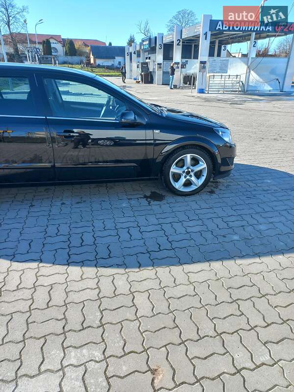 Универсал Opel Astra 2007 в Радехове