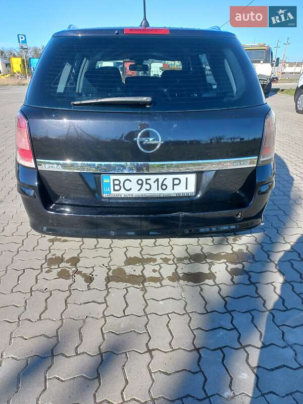 Универсал Opel Astra 2007 в Радехове