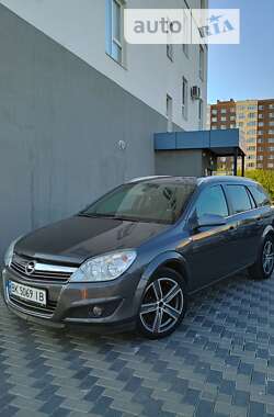 Универсал Opel Astra 2009 в Ровно