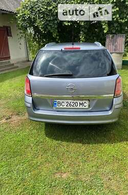 Універсал Opel Astra 2010 в Львові