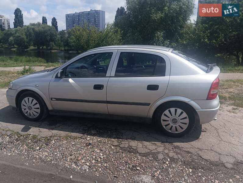 Хэтчбек Opel Astra 1999 в Киеве
