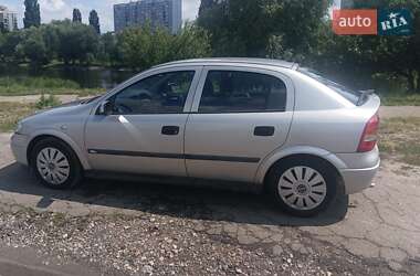 Хэтчбек Opel Astra 1999 в 
