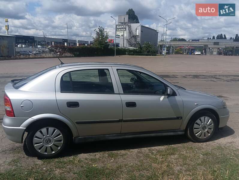Хэтчбек Opel Astra 1999 в Киеве