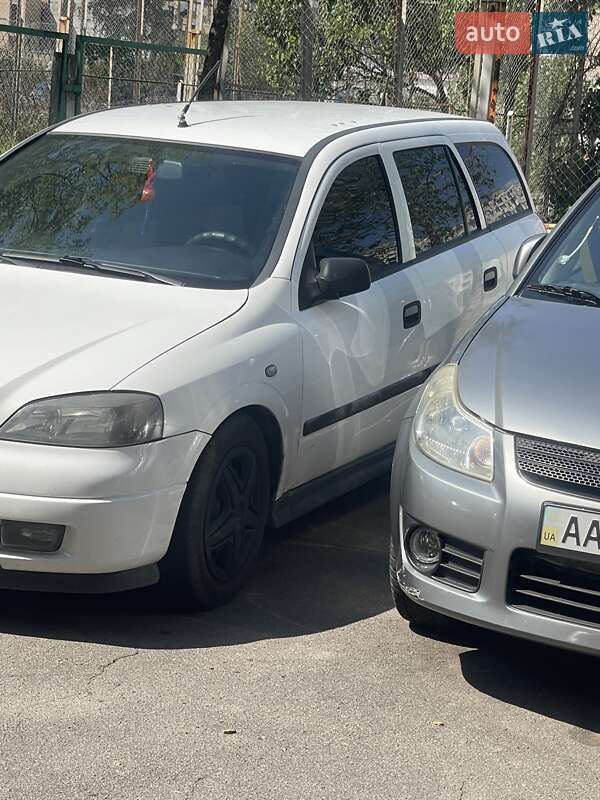 Универсал Opel Astra 2006 в 