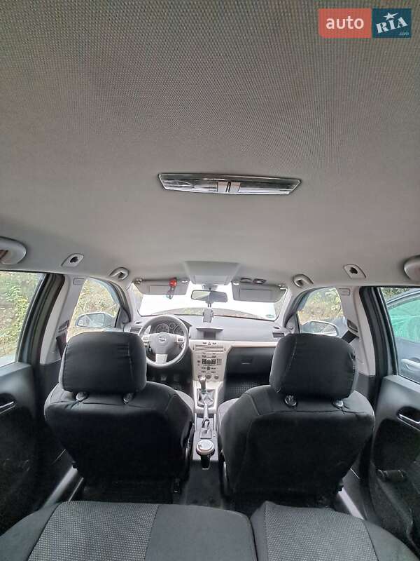Универсал Opel Astra 2008 в Виньковцах