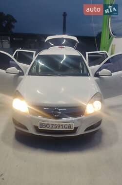 Универсал Opel Astra 2011 в 