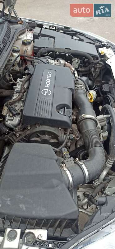 Хэтчбек Opel Astra 2010 в Борзне