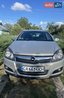 Универсал Opel Astra 2010 в Умани