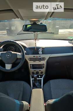 Універсал Opel Astra 2008 в Винниках