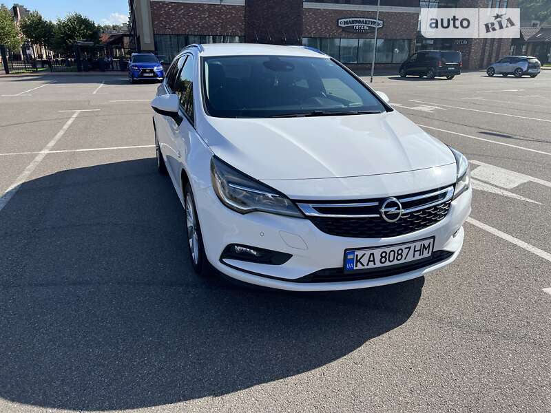 Универсал Opel Astra 2016 в Киеве