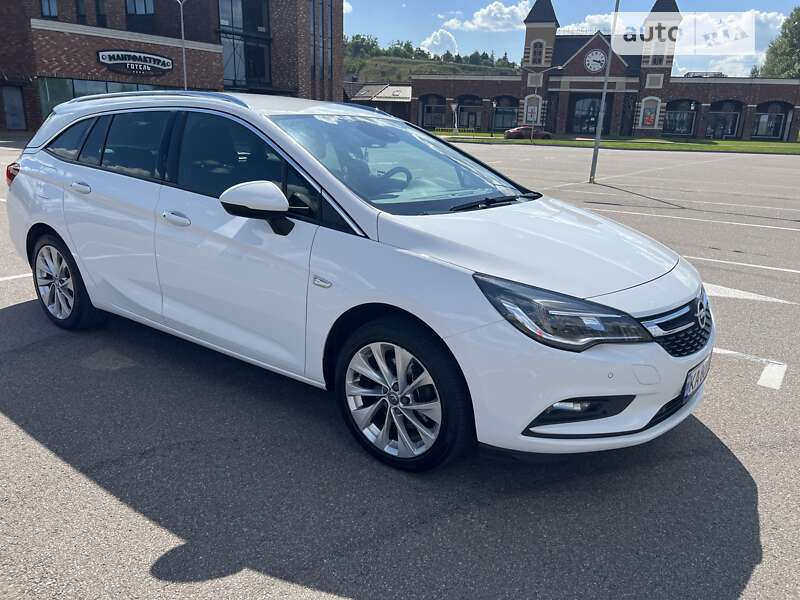 Универсал Opel Astra 2016 в Киеве