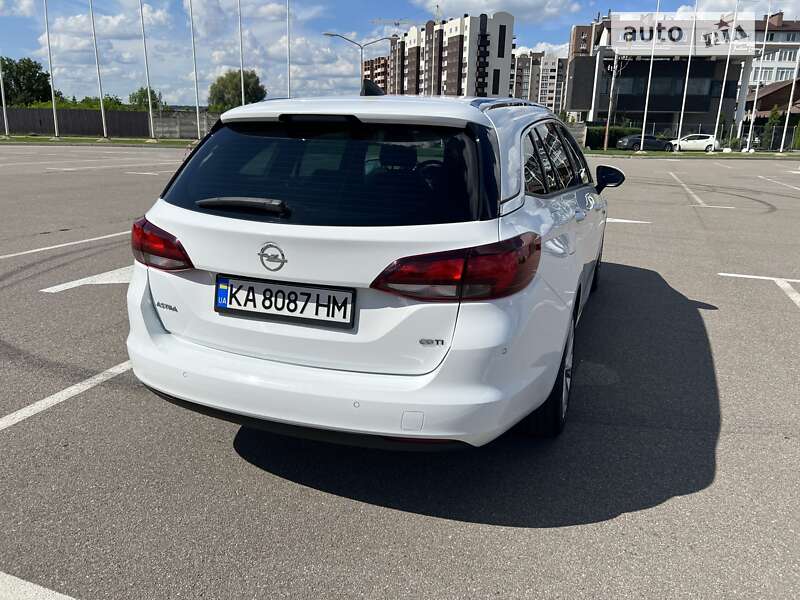 Универсал Opel Astra 2016 в Киеве