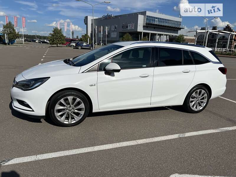 Универсал Opel Astra 2016 в Киеве