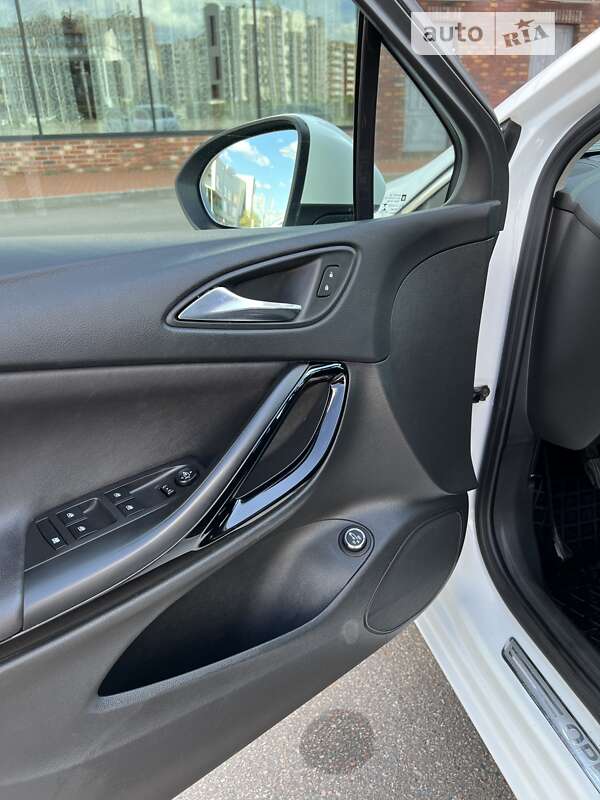 Универсал Opel Astra 2016 в Киеве