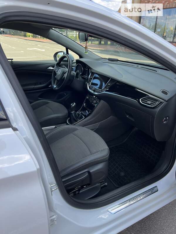 Универсал Opel Astra 2016 в Киеве