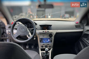 Хэтчбек Opel Astra 2007 в 