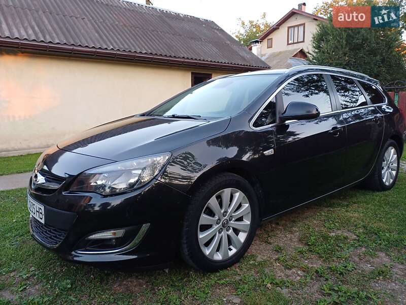 Універсал Opel Astra 2014 в Івано-Франківську