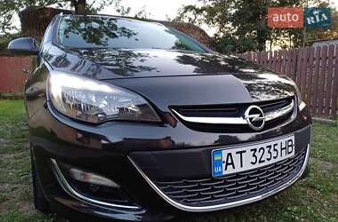 Універсал Opel Astra 2014 в Івано-Франківську