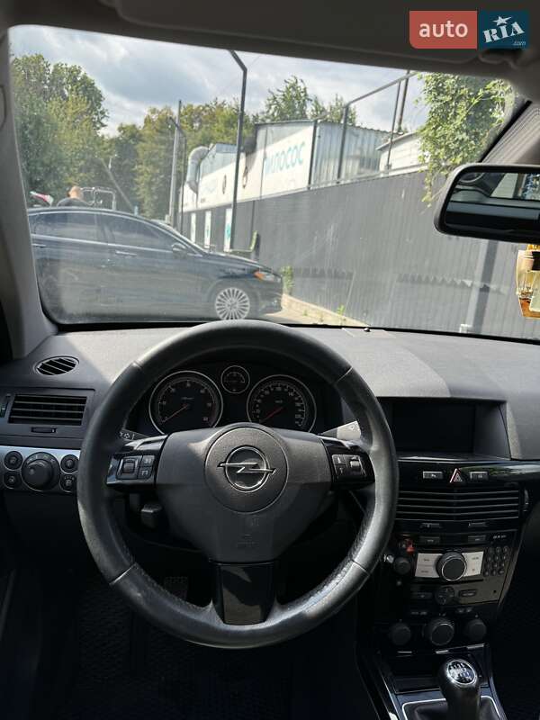 Універсал Opel Astra 2009 в Києві