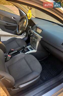 Хэтчбек Opel Astra 2009 в Запорожье