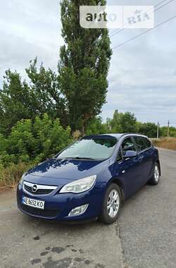 Універсал Opel Astra 2012 в Павлограді